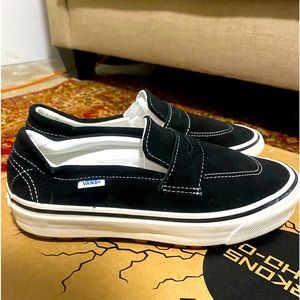 VANS - Black slip on shoes